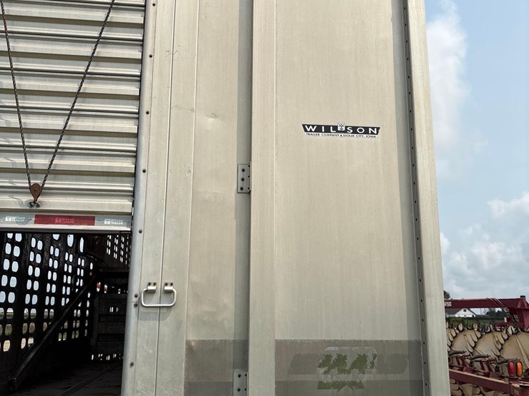 2014-wilson-livestock-trailer-image-62