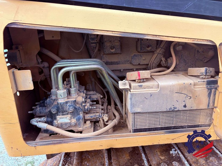 2009-caterpillar-d5k-xl-image-60