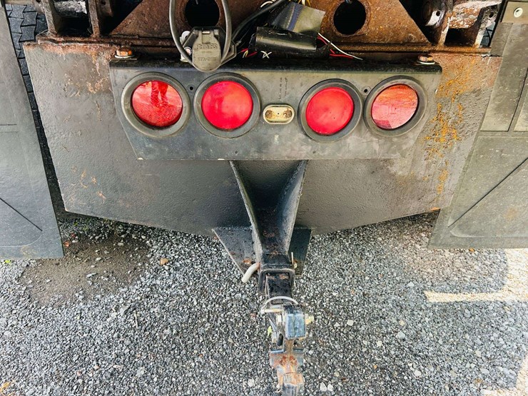 2005-kenworth-t300-image-17
