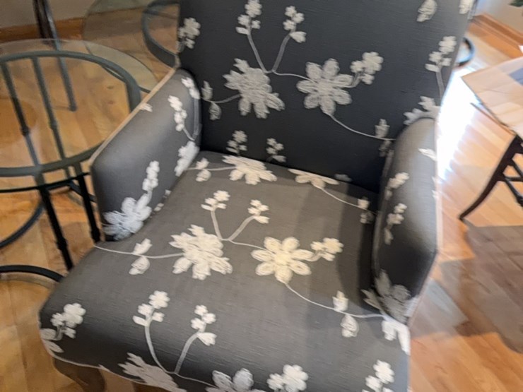 wing-back-chair,-new-condition-image-9