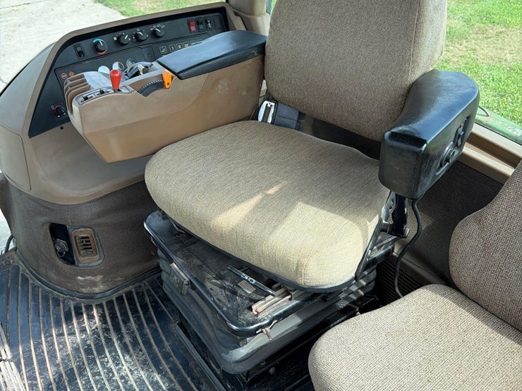 john-deere-8200-image-47