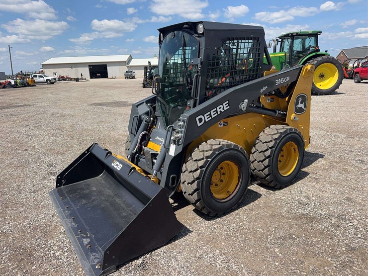 2024-deere-316gr-image-5