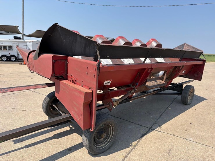 case-ih-1063-image-1