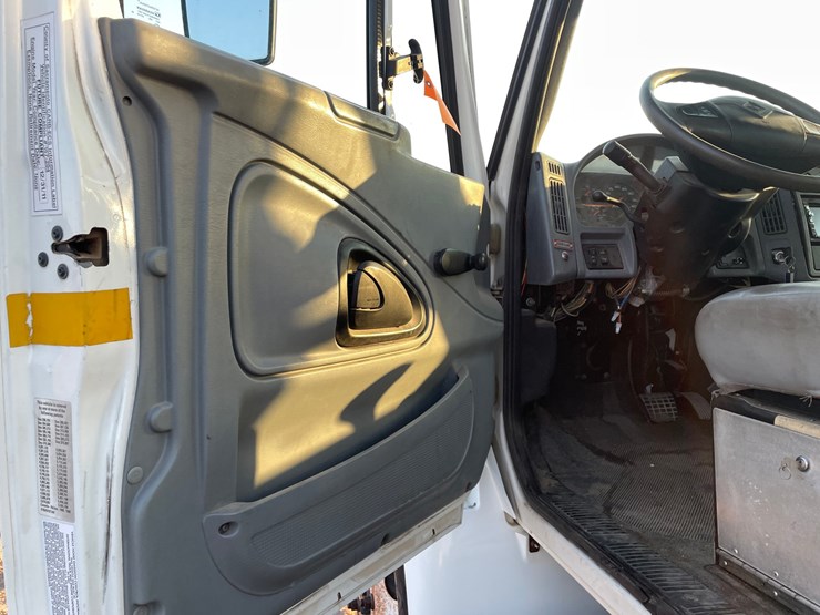 2003-international-durastar-4200-image-39