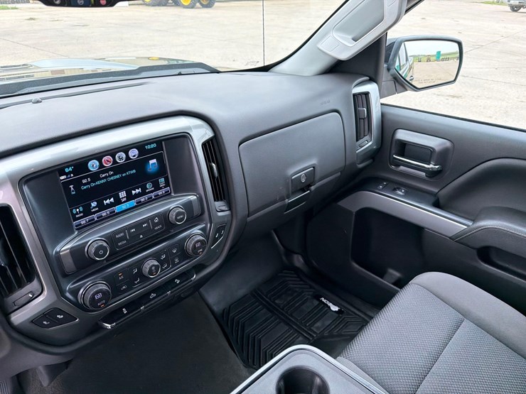 2018-chevrolet-1500-image-35