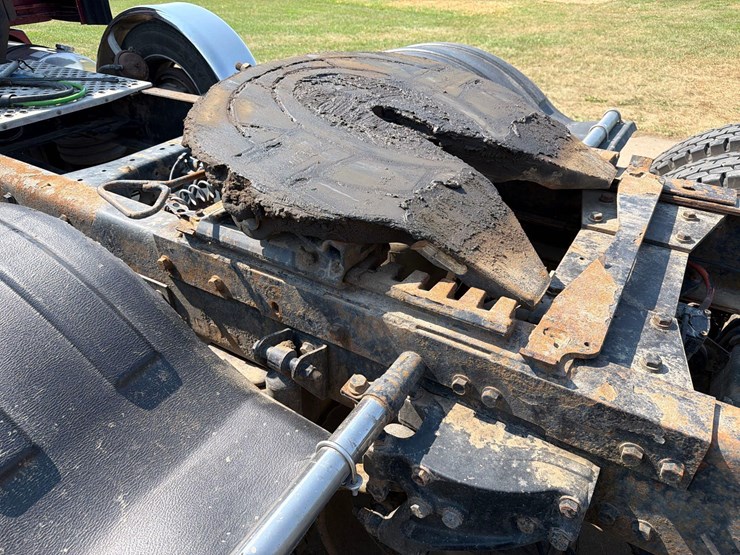 2010-kenworth-t660-image-8