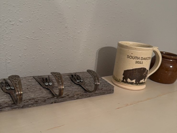 beer-stein-and-other-decorations-image-15