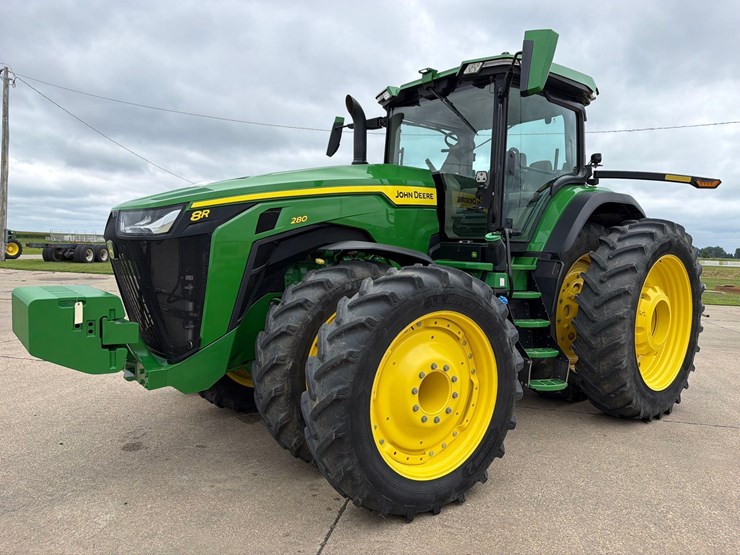 2022-john-deere-8r-280-image-2