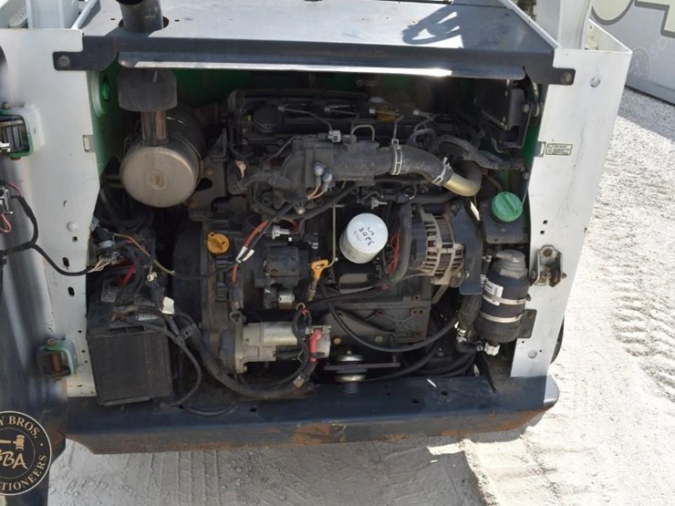 2016-bobcat-t740-image-21