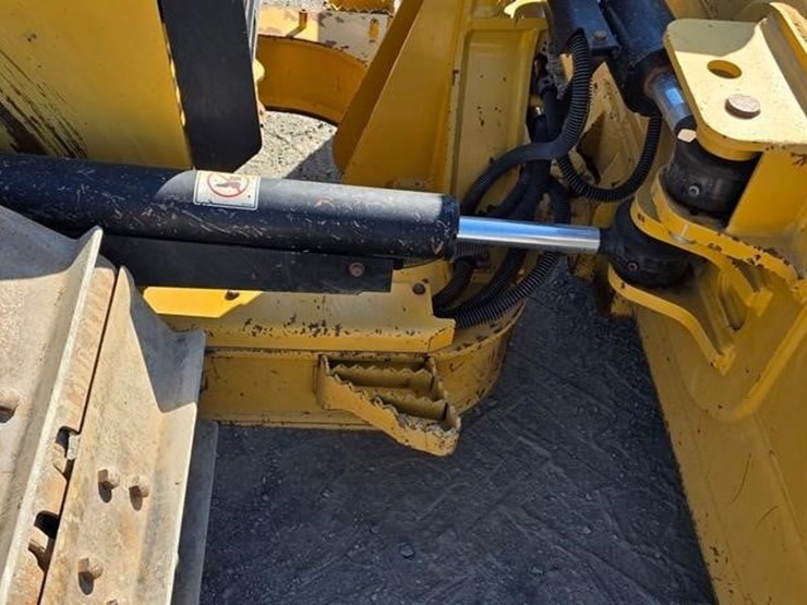 2020-caterpillar-d5k2-lgp-image-45