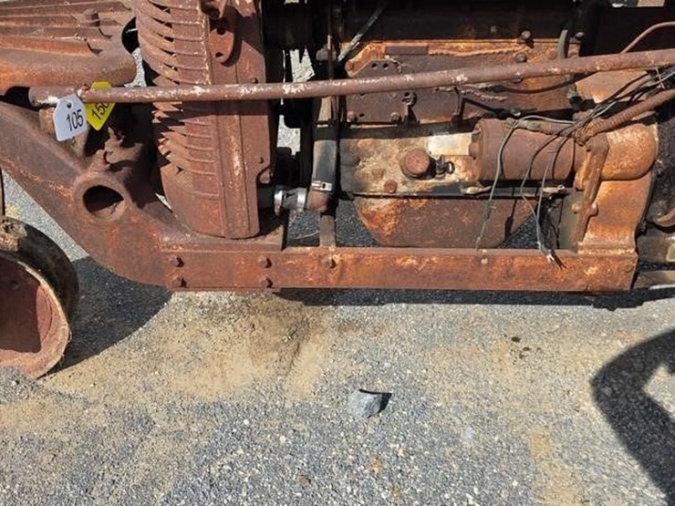 silver-king-tractor-(not-running)-105-image-6