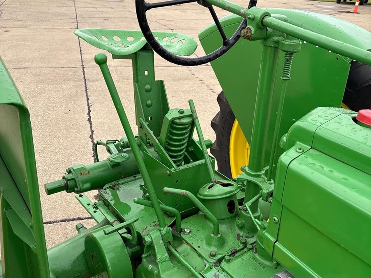 john-deere-b-image-10