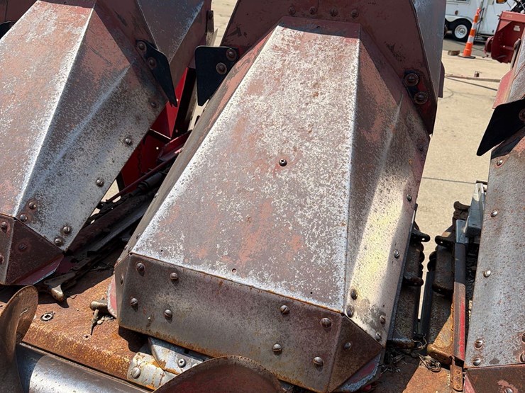 case-ih-1063-image-32