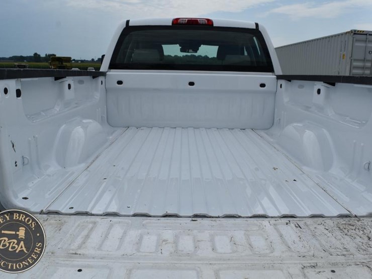 2018-chevrolet-silverado-2500hd-image-12