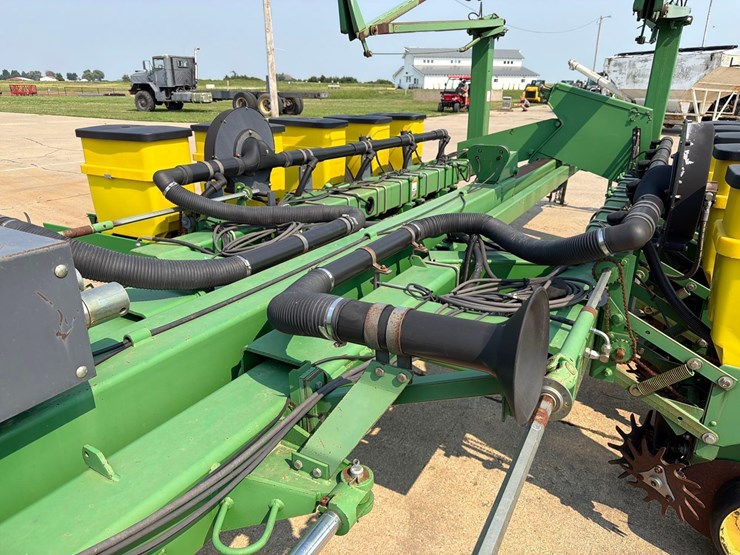 1994-john-deere-7200-image-12