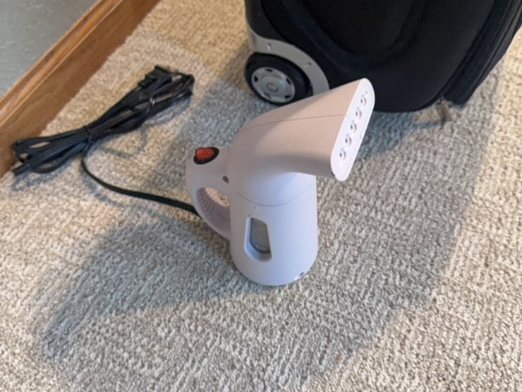 wrinkle-remover-and-like-new-travelon-pull-type-suitcase-image-4