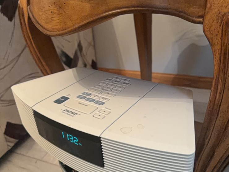 bose-wave-radio,-works-excellent,-does-not-come-with-remote-image-5