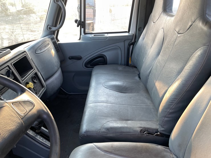 2003-international-durastar-4200-image-41