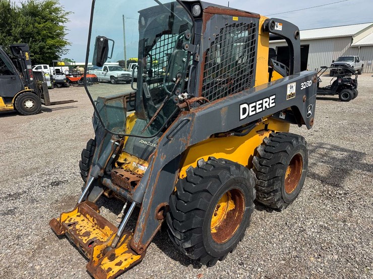 deere-328d-image-2