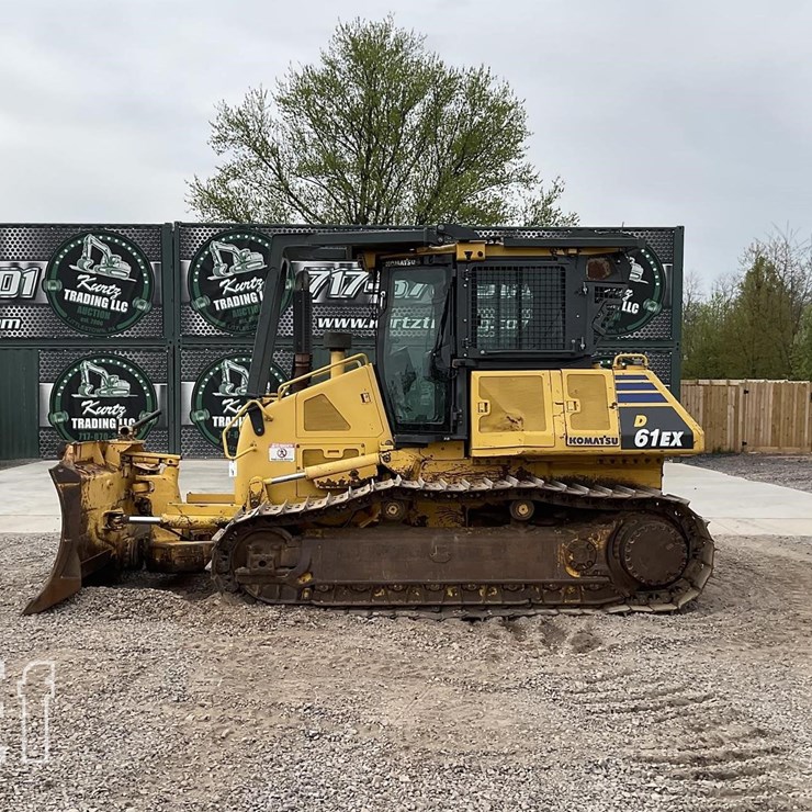 2015 KOMATSU D61EX-23