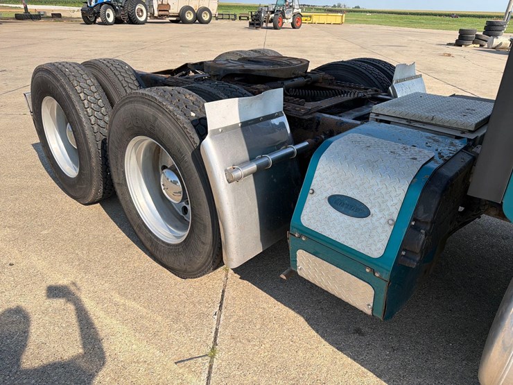 2007-peterbilt-379-image-26