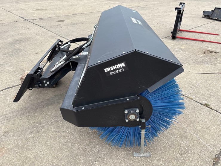 eskine-7ft-hydraulic-skidloader-broom-image-10