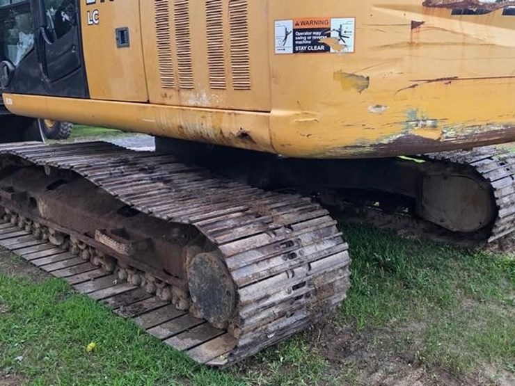 2011-deere-240d-lc-image-35