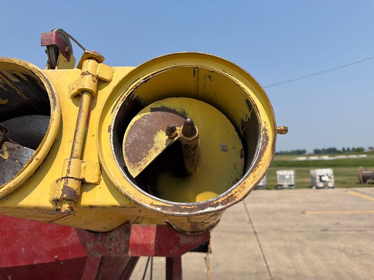 new-holland-354-image-11