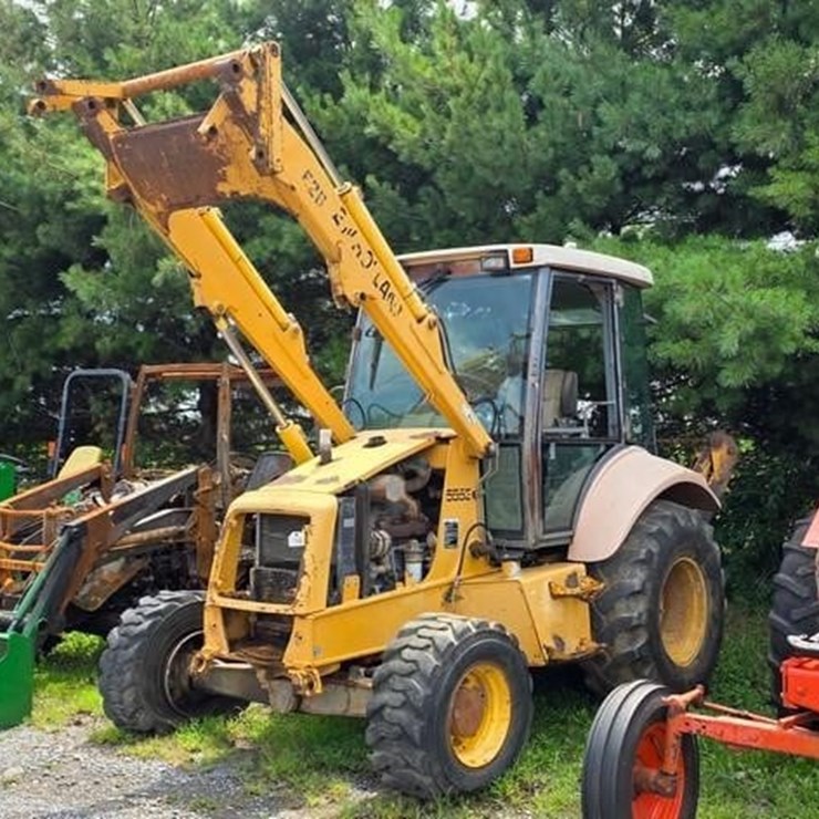 NEW HOLLAND 555E