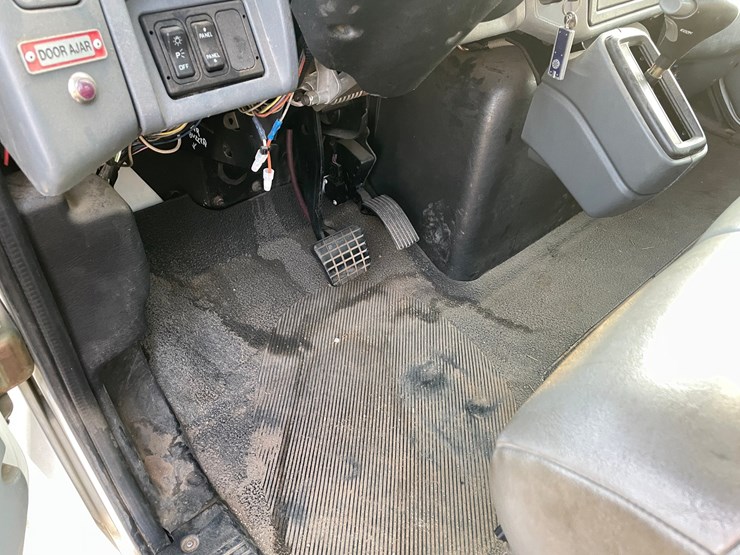 2003-international-durastar-4200-image-45