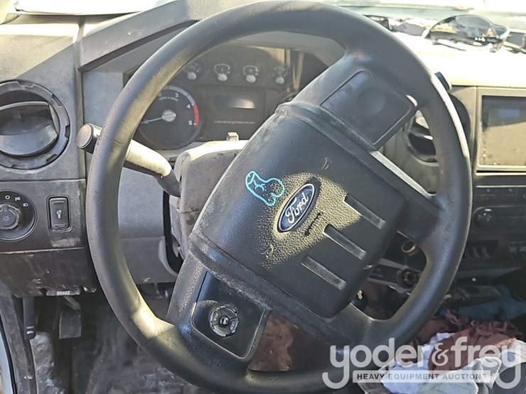 2016-ford-f550-sd-image-29