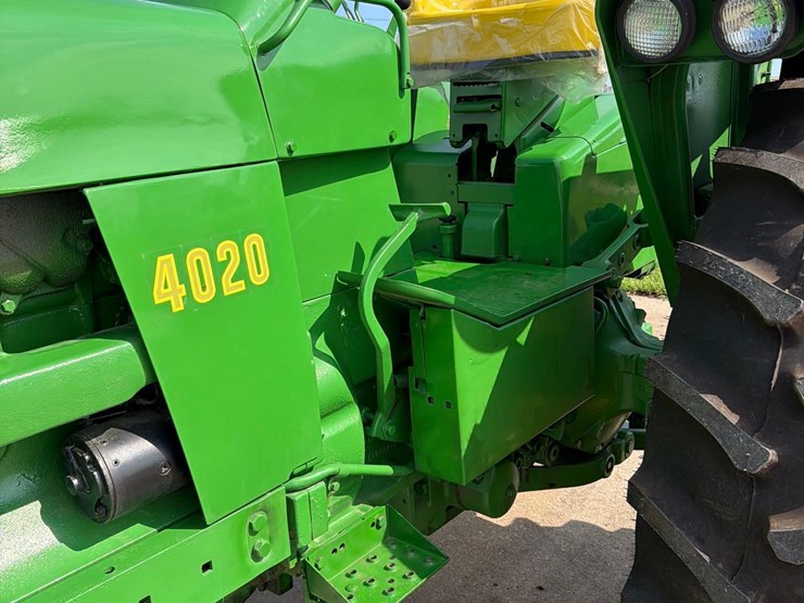 john-deere-4020-image-33