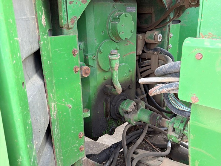 john-deere-8560-image-28