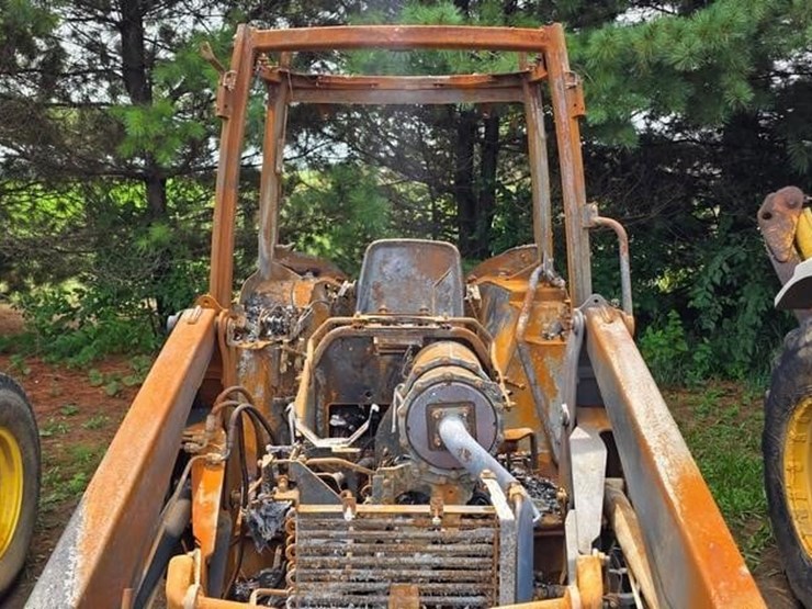 2020-john-deere-4052r-image-30