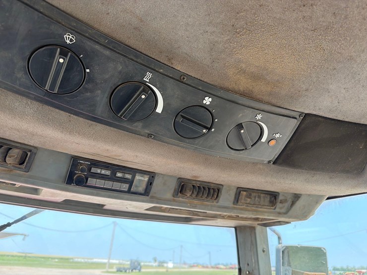 case-ih-7140-image-47