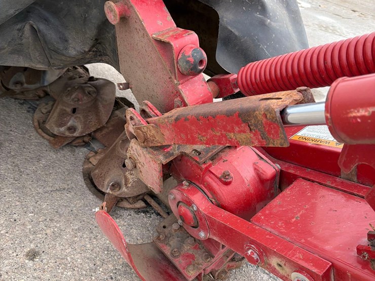 case-ih-md82-image-11