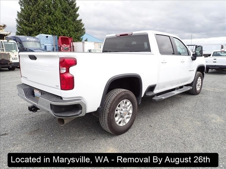 2023-chevrolet-2500-image-17