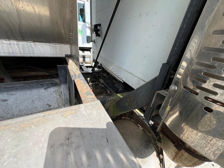 mdhd-freightliner-for-project-or-parts-equipped-with-an-m11-and-an-adams-tender-image-18