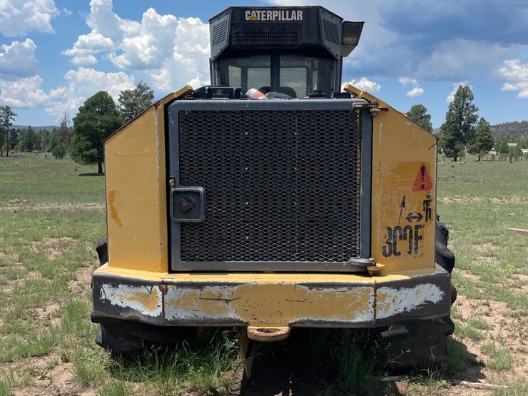 2010-caterpillar-553-image-4