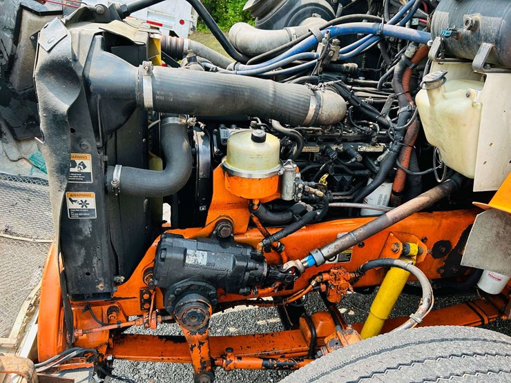 2005-kenworth-t300-image-28
