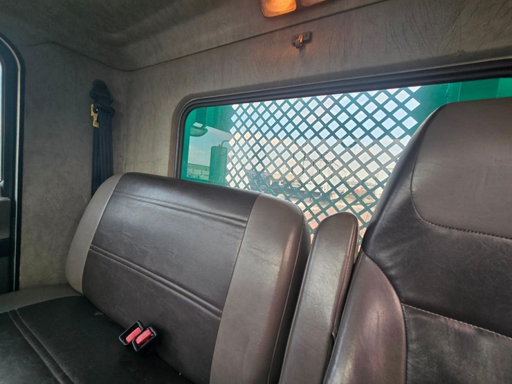 2010-kenworth-t370-image-40
