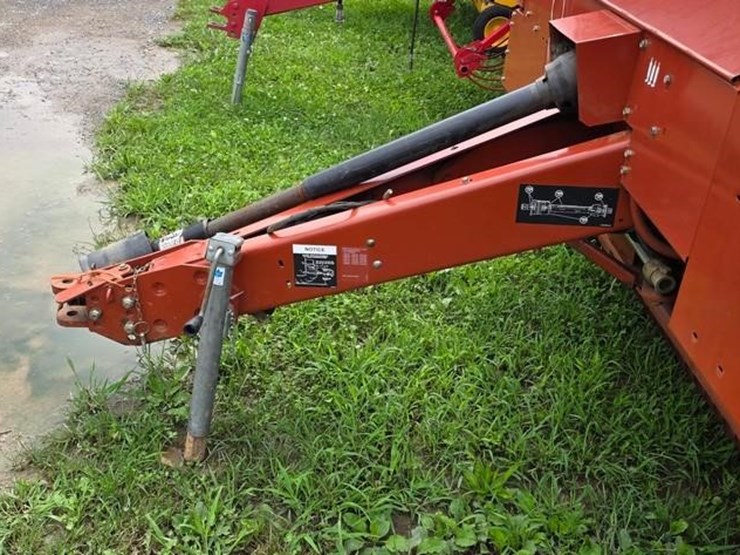 hesston-846a-image-17