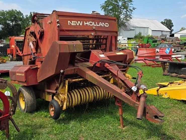 new-holland-846-image-1