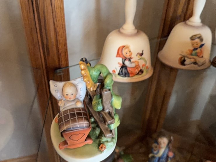 goebel,-west-germany-pieces.--winning-bidder-takes-everything-(-10-pieces)-image-6