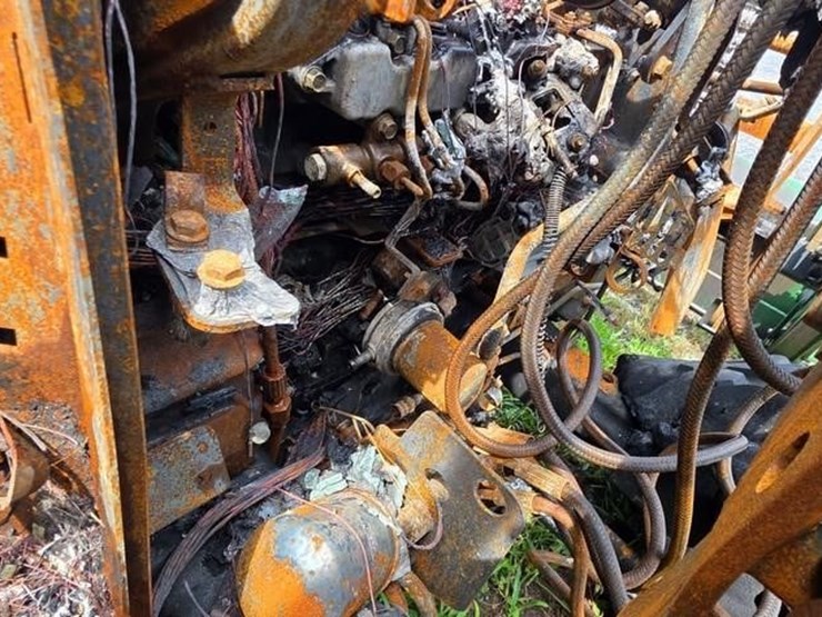 2020-john-deere-4052r-image-35