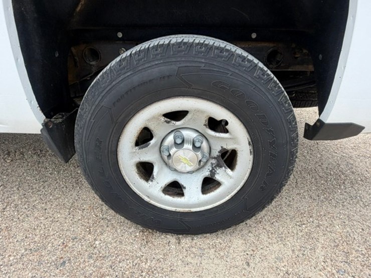 2014-chevrolet-1500-image-13