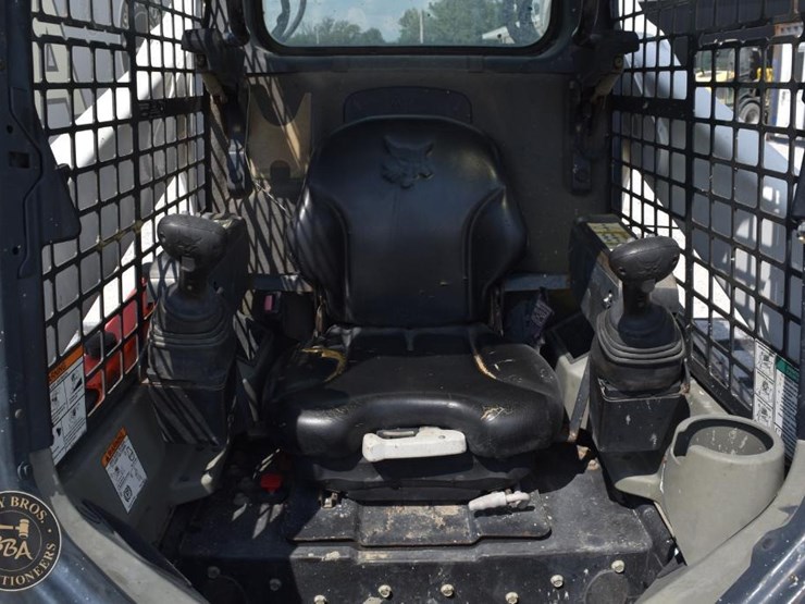 2016-bobcat-t740-image-79