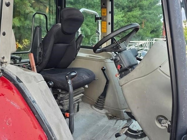 case-ih-jx100u-image-43