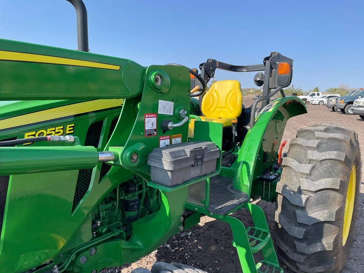 2022-john-deere-5055e-image-32