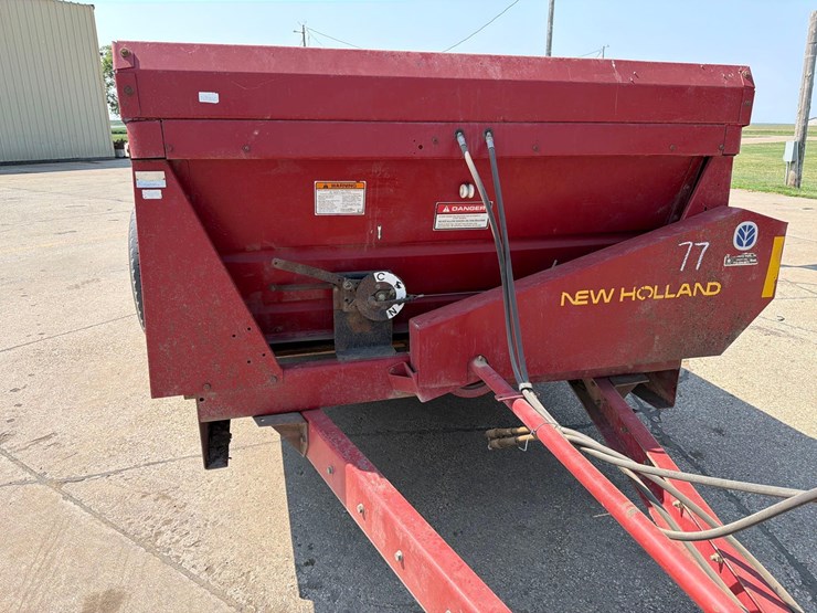 new-holland-195-image-12